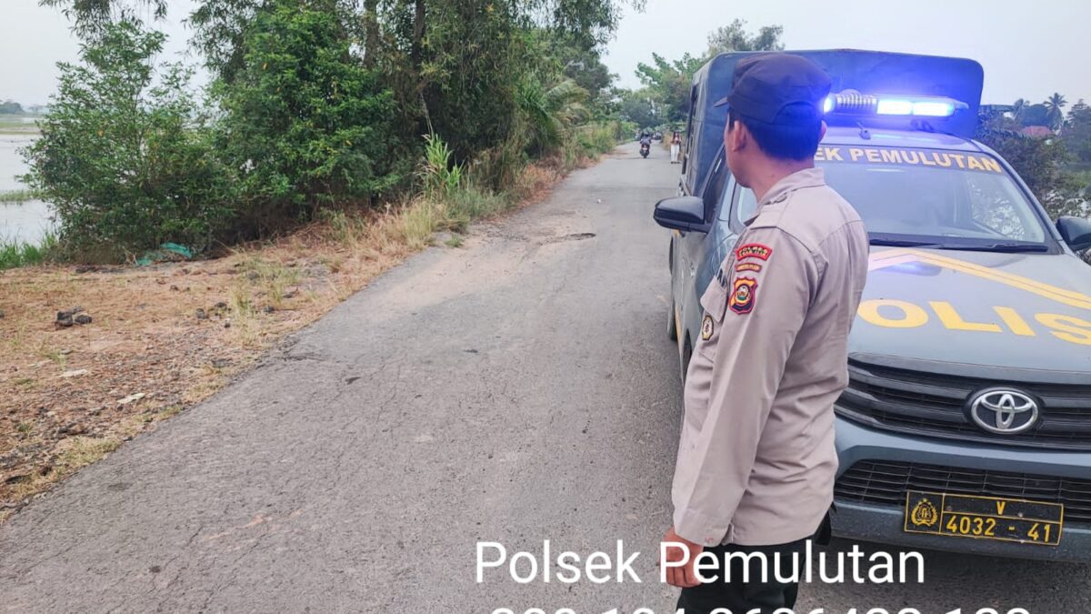 Patroli Subuh Polsek Pemulutan Sampaikan Himbauan Kamtibmas Selama Bulan Ramadhan