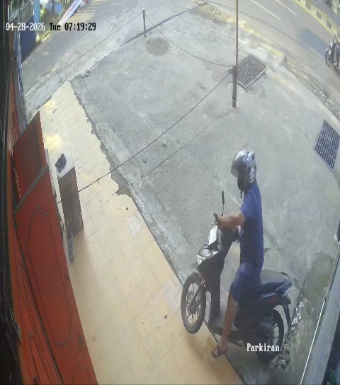 Aksi Pencurian Motor di Jalan Veteran Palembang Terekam CCTV