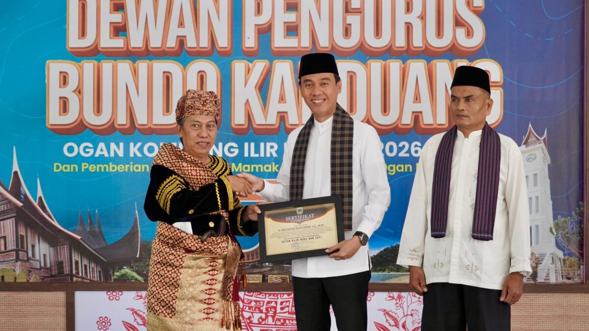H. Muchendi Sandang Gelar Kehormatan Adat Minang “Sultan Rajo Mudo Nan Sati”