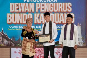 H. Muchendi Sandang Gelar Kehormatan Adat Minang “Sultan Rajo Mudo Nan Sati”