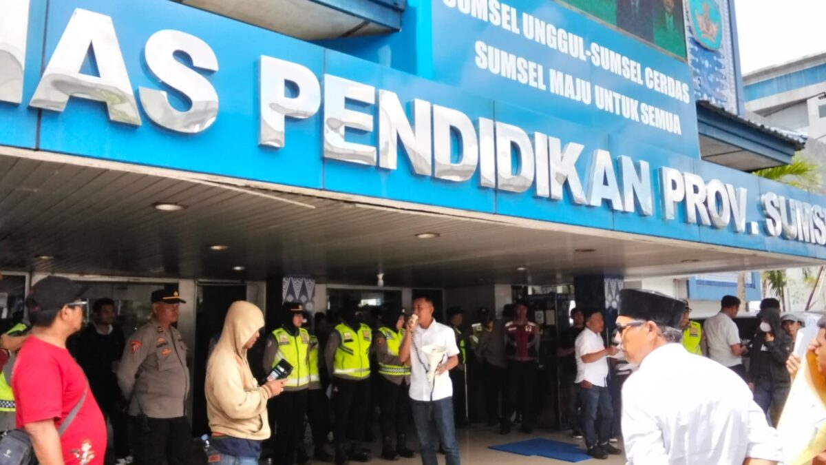 Disdik Sumsel Digoyang Aksi, Dugaan Dana BOS dan Penunjukan Kepsek Dipertanyakan