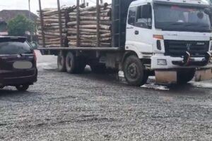 “Jalan di PALI Rusak Parah, Warga Soroti Dugaan Dampak Aktivitas Angkutan PT Musi Hutan Persada”