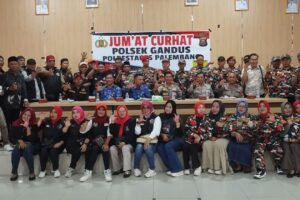 Curhat Jumat Gandus, Kapolsek Bersama Camat dan Lurah Ajak Ormas Jaga Kamtibmas