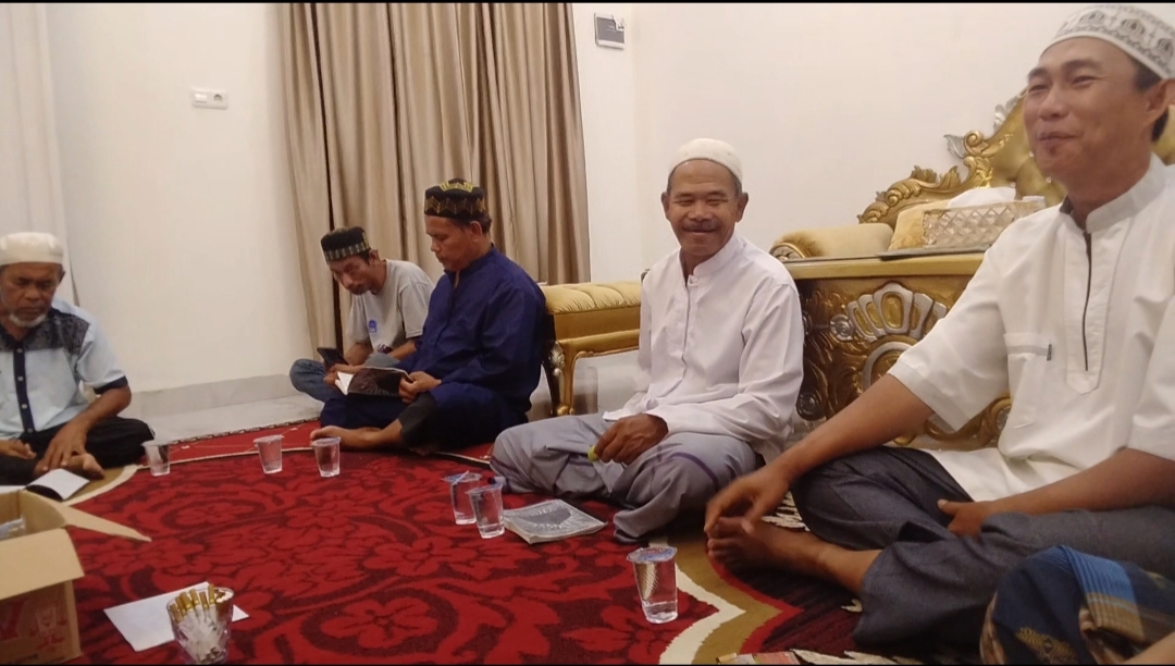 Warga Karang Anyar Lorong Famili RT 19 Gelar Pembacaan Ratib Al-Haddad di Kediaman Rumah Candra