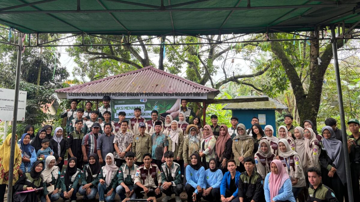 Penanaman 300 Bibit Pohon Peringati Hari Bumi di Talang Betutu
