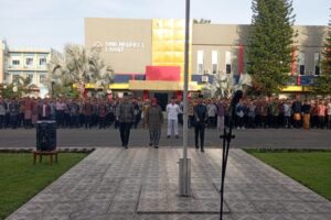 Upacara Memperingati Hari Pendidikan Nasional Di SMK Negeri 1 Lahat Berjalan Lancar Dan Tertib