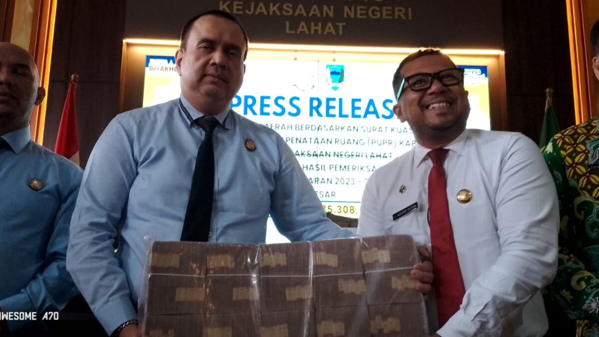 Kejari Lahat Berhasil Pulihkan Keuangan Daerah Rp1,6 Miliar dari Temuan BPK RI