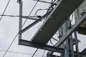 Kabel Wi-Fi Misterius Diduga Menjamur di Gandus, Warga Murka: “Ini Lingkungan, Bukan Hutan Kabel”