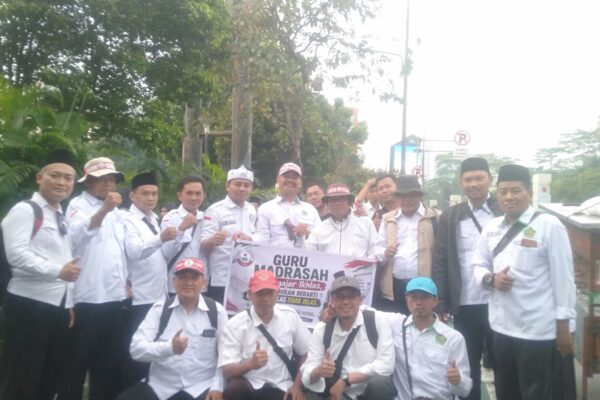 Guru Madrasah Sukabumi Bergerak ke DPR/MPR RI, Tuntut Implementasi UU ASN dan Kesetaraan Hak