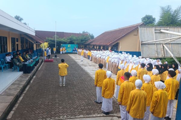 Milad ke-63 SEPMI, PC SEPMI Kabupaten Sukabumi Gelar Upacara Bendera dan Bakti Sosial Pengobatan Gratis
