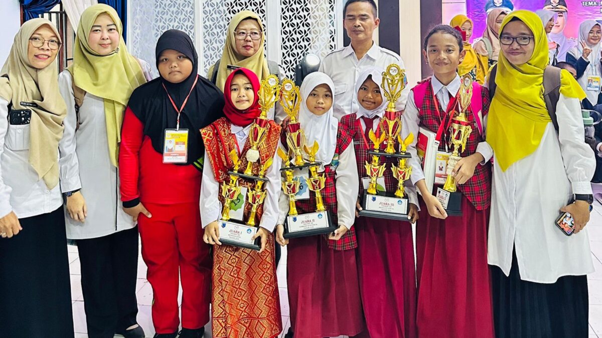 SD Negeri 13 Lahat Borong Prestasi di Hardiknas 2026, Kepala Sekolah Beri Reward Siswa Berprestasi