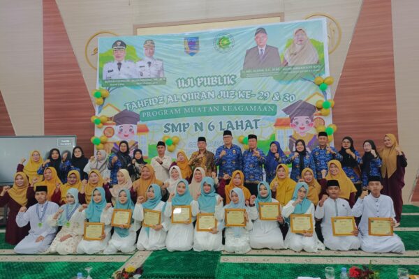 SMPN 6 Lahat Gelar Tahfidz Al-Qur’an Juz 29 dan 30, Bupati Apresiasi Program Keagamaan Sekolah