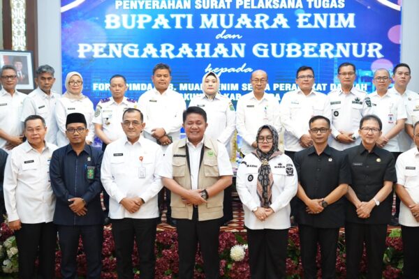 Gubernur Sumsel Serahkan Surat Plt Bupati Muara Enim kepada Sumarni
