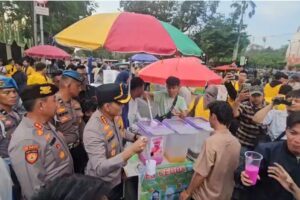 Usai Penyampaian Aspirasi, Kapolrestabes Palembang Hadirkan Kebersamaan dengan Mahasiswa dan Pelaku UMKM