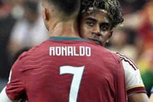 Yamal Tunjukkan Respek, Peluk Ronaldo Usai Portugal Disingkirkan Spanyol