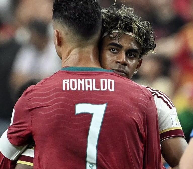 Yamal Tunjukkan Respek, Peluk Ronaldo Usai Portugal Disingkirkan Spanyol