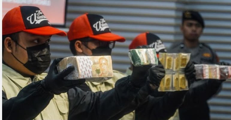 KPK Sita Barang Bukti Senilai Rp21,2 Miliar dari OTT Bupati Sukoharjo