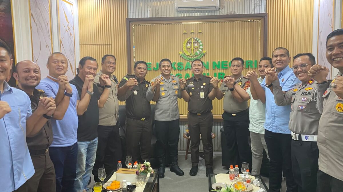 Kapolres Ogan Ilir Jalin Silaturahmi dengan Kajari, Perkuat Sinergi Penegakan Hukum
