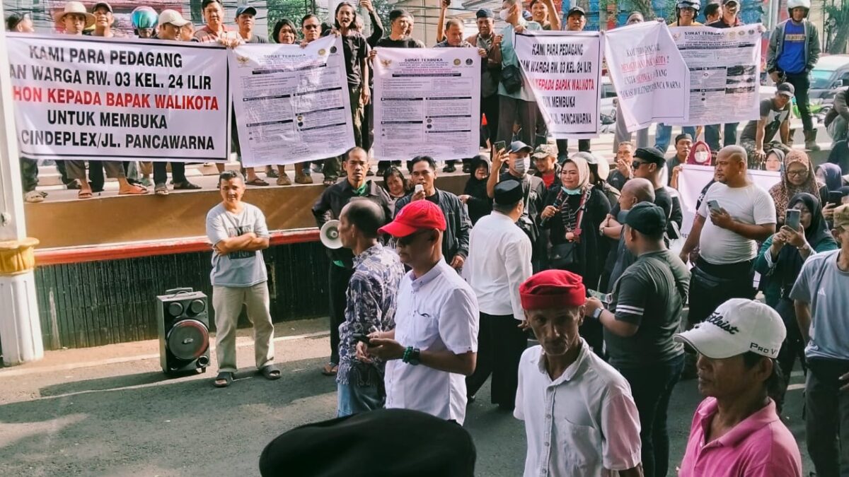 Demo Penutupan Jalan Cinde Berlanjut, Warga Tagih Komitmen Pemkot Palembang