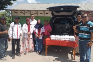DPC HBB Palembang Bagikan 200 Kotak Nasi kepada Pengguna Jalan dan Warga