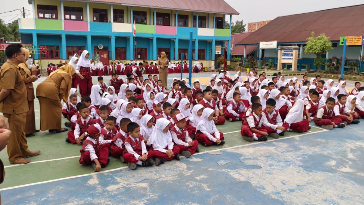 SDN 12 Lahat Tanamkan Karakter Siswa Lewat Nonton Bareng Film Edukasi Setiap Pagi