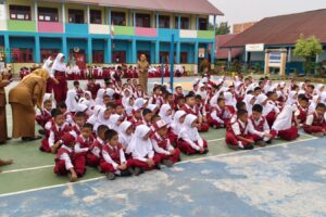 SDN 12 Lahat Tanamkan Karakter Siswa Lewat Nonton Bareng Film Edukasi Setiap Pagi