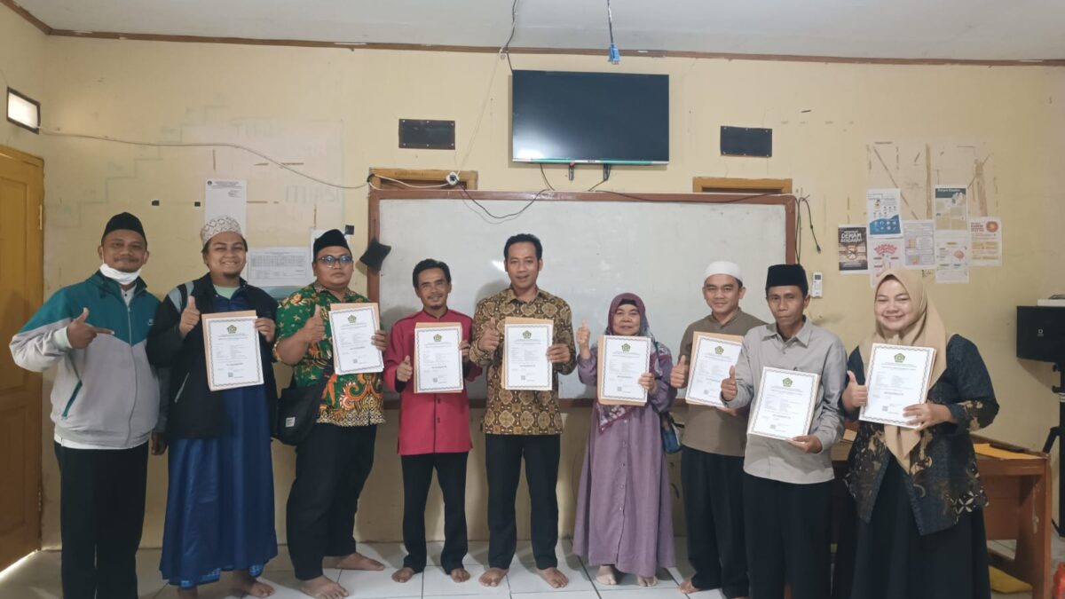 Kalapanunggal Jadi Kecamatan Pertama Tuntaskan Perpanjangan Izin Operasional 14 LPQ
