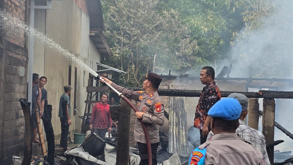 Empat Rumah Panggung di OKI Ludes Terbakar, Kerugian Ditaksir Capai Rp1 Miliar