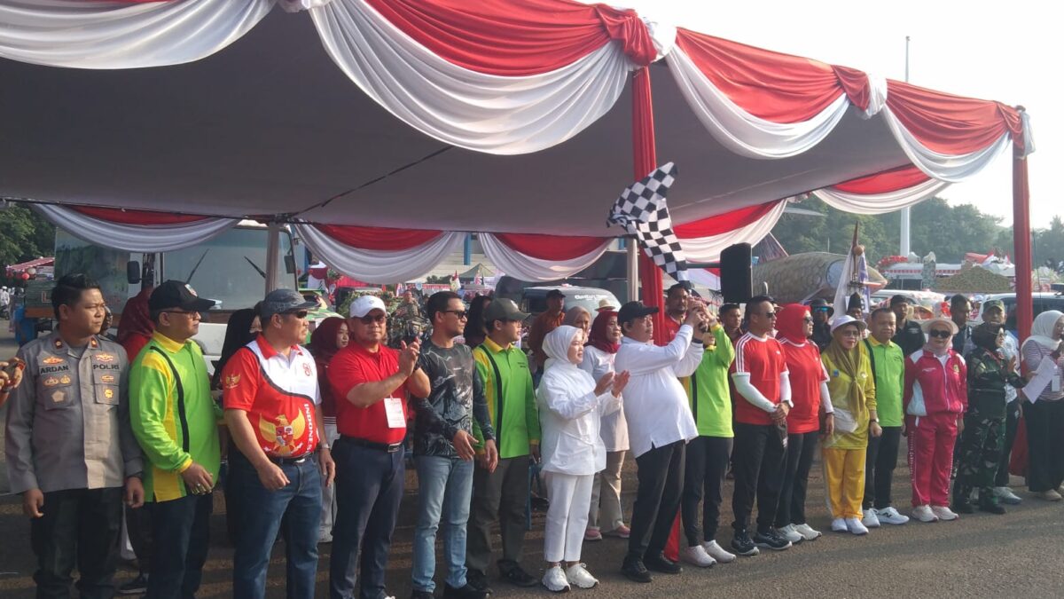 Pawai Pembangunan HUT RI ke-81 Meriah, Wakapolres Lahat Hadir