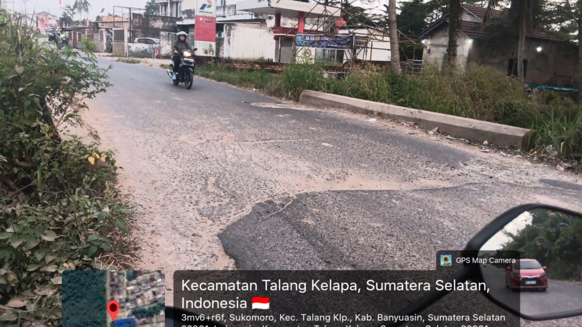 Jalan Berlubang di Pangkalan Benteng Disorot, Sekretaris FCS PAC Talang Kelapa Minta Pemkab Bertindak