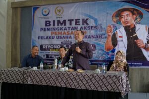 Riyono Caping Dorong Ibu-Ibu Magetan Kembangkan Olahan Ikan