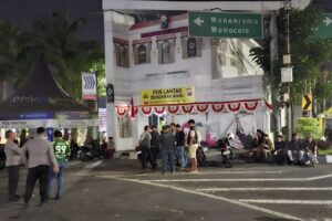 Dua Pos Polisi Surabaya Diduga Dilempar Molotov dalam Semalam, Satu Polisi Terluka
