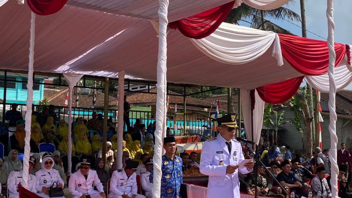 Tokoh Muda Cikidang Dampingi Inspektur Upacara HUT RI ke-81