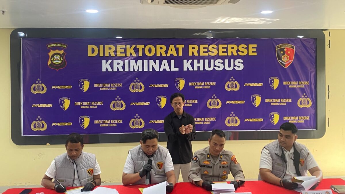 Dibuntuti Polisi dari SPBU, 5.350 Liter Solar Ditemukan di Gudang Palembang, 3 Orang Ditangkap