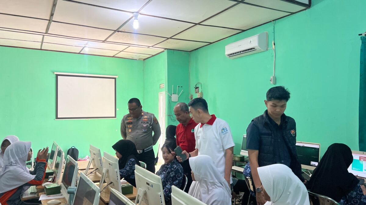 Polres OKI Edukasi Siswa SMA 3 Unggulan Kayuagung soal Penggunaan AI