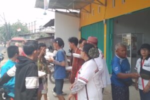 HBB Palembang Bagikan 200 Nasi Kotak kepada Warga