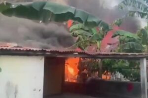 Kebakaran Hanguskan Lima Rumah di Sungai Lais Kalidoni Palembang