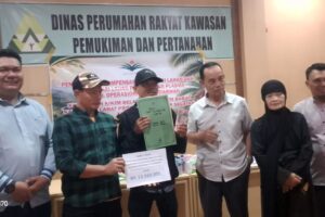 46 Warga Desa Jajaran Lama Terima Kompensasi Lahan dan Pengganti Plasma