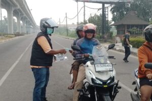 Satgas HBB Sumsel Bagikan 3.000 Masker Saat Kabut Asap Selimuti Palembang
