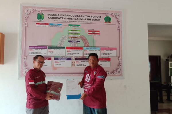 Bank Sumsel Babel Dukung Muba Sehat, Serahkan Bantuan Seragam Olahraga