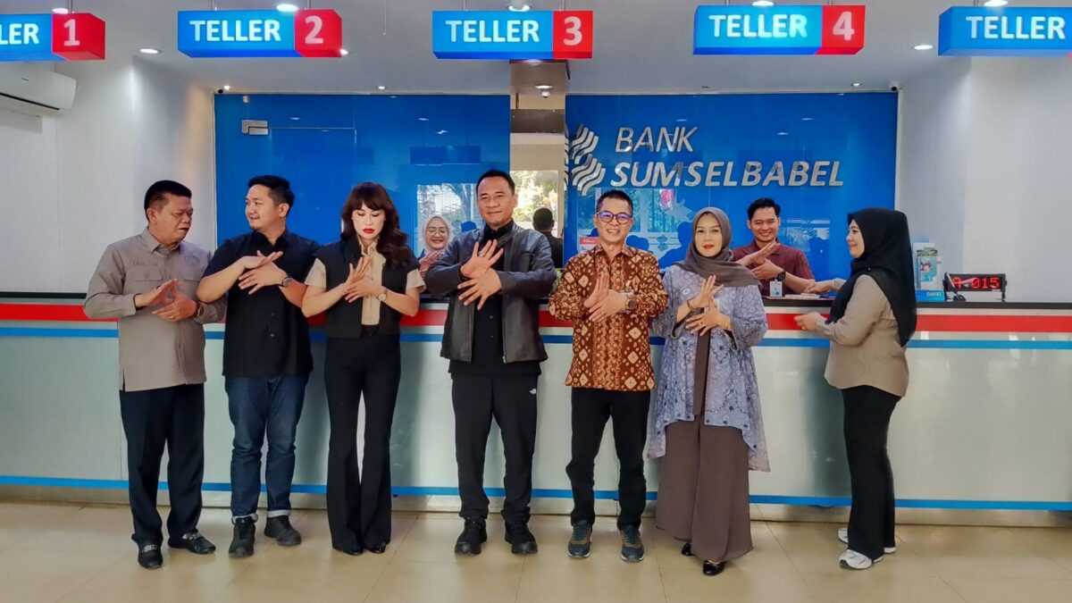 Andie Dinialdie Pimpin Kunjungan ke Bank Sumsel Babel Cabang Sekayu