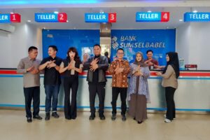 Andie Dinialdie Pimpin Kunjungan ke Bank Sumsel Babel Cabang Sekayu