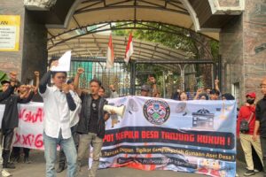 Mahasiswa OKU Timur Se-Jabodetabek Mendatangi Kejagung, Desak Usut Dugaan Korupsi Aset Desa Tanjung Kukuh