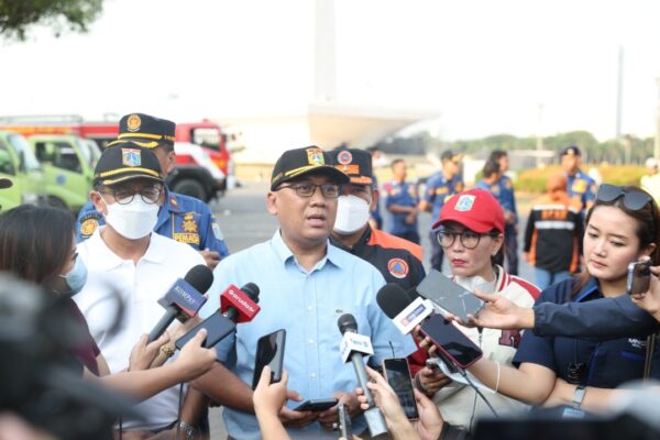 Antisipasi Abu Anak Krakatau, Pemprov DKI Semprot Water Mist di Lima Wilayah Jakarta