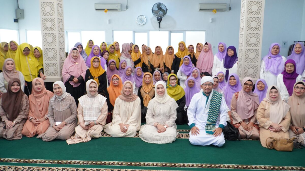Feby Deru Ajak Ibu Perkuat Keharmonisan Keluarga Lewat Pengajian di Palembang