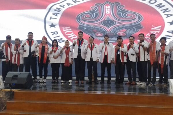Lamsiang Sitompul Kembali Pimpin HBB, Pengurus Pusat Dilantik di Kantor Gubernur Sumut